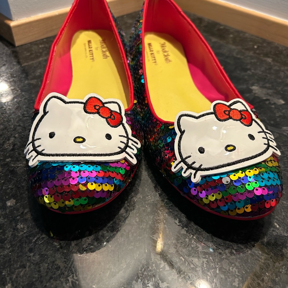 Modcloth x Hello Kitty shoes, Size 10